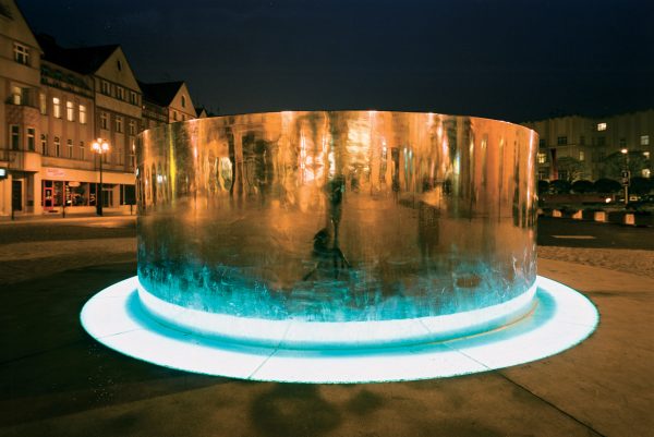 Michal Gabriel - Fountain for Hradec Králové - night scene with the fountaine